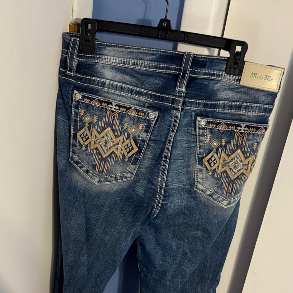 Miss Me 32 (size 13/14) Women's Denim Jeans with Embroidered Pockets